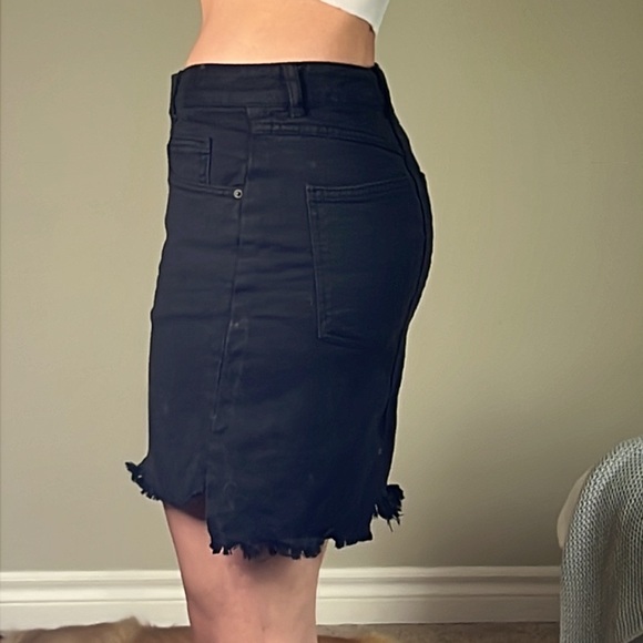 Decjuba Gina Step Hem Denim Skirt - Picture 4 of 6